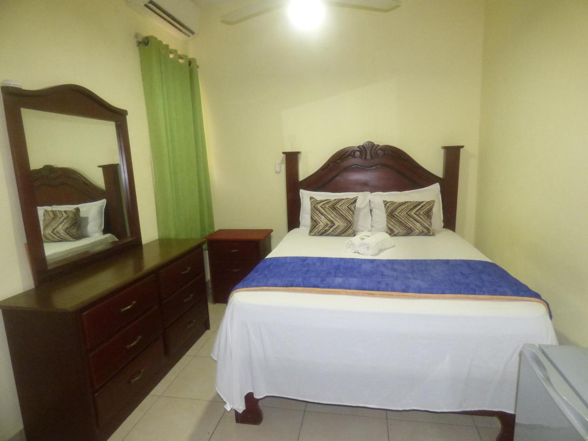 Hotel Enrique I Gazcue, Bed And Breakfast Santo Domingo Exterior foto