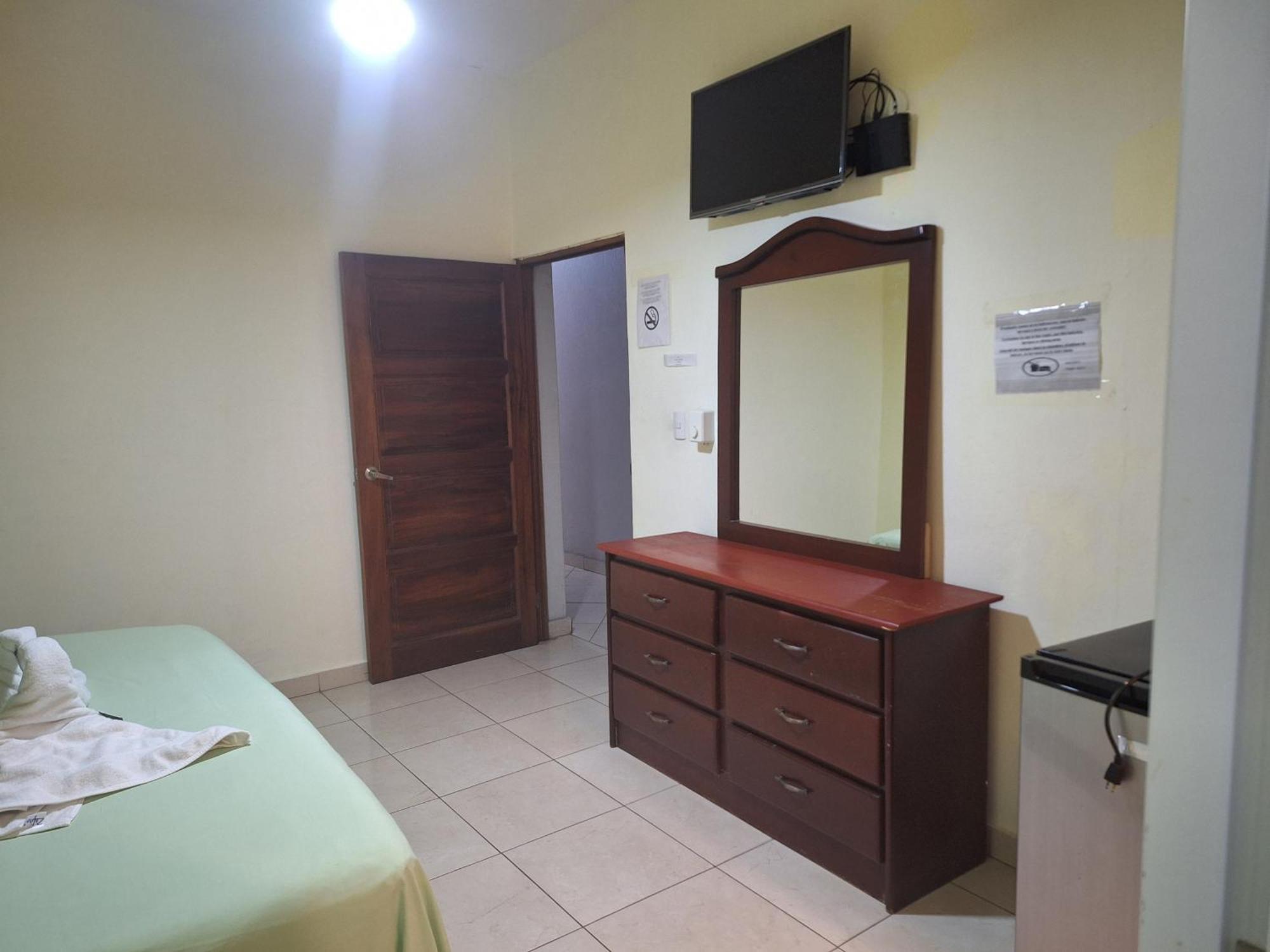 Hotel Enrique I Gazcue, Bed And Breakfast Santo Domingo Exterior foto